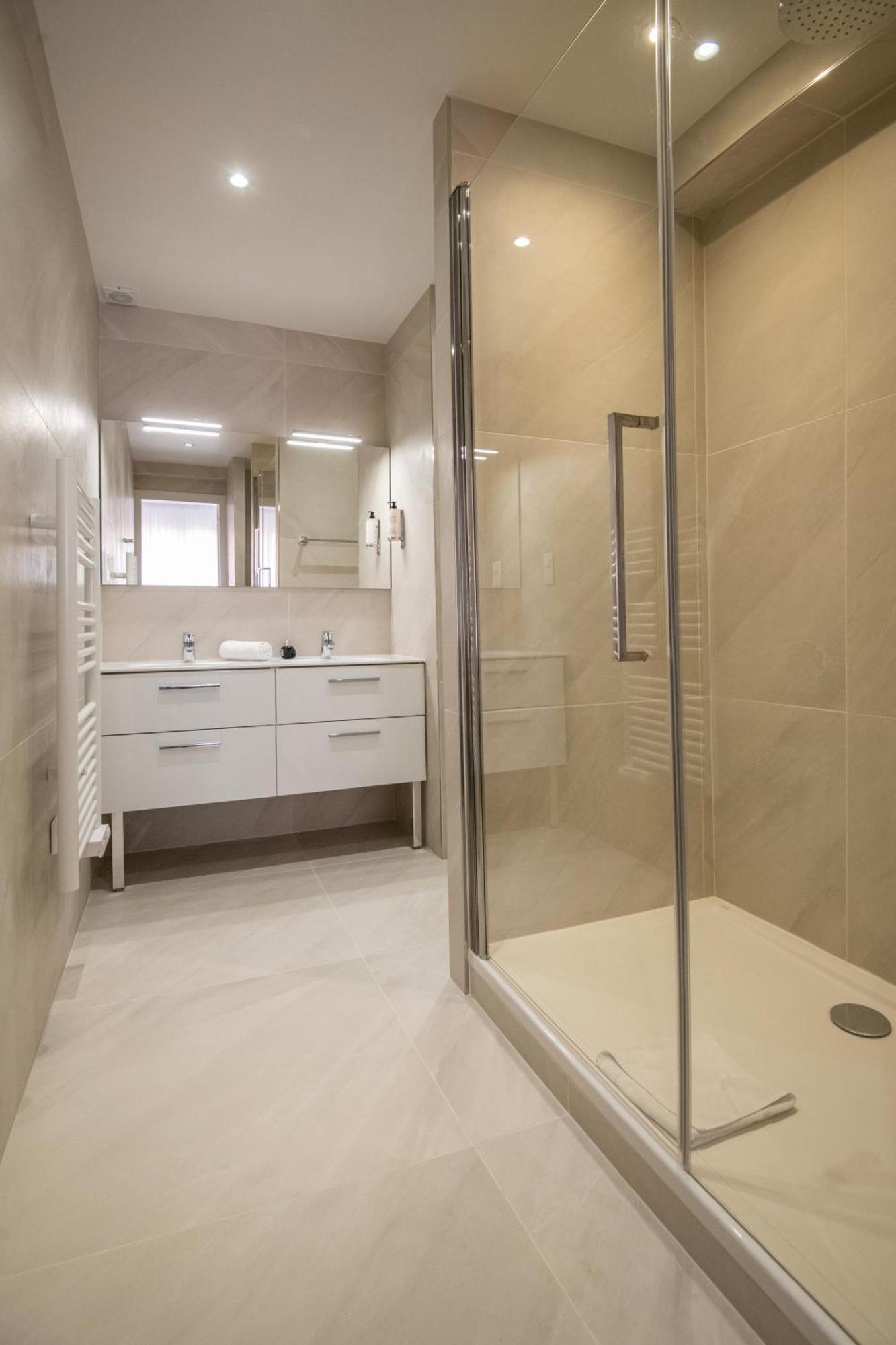 Appartements French Riviera Confidential Centre Ville Juan Les Pins Proche Des Plages Szoba fotó